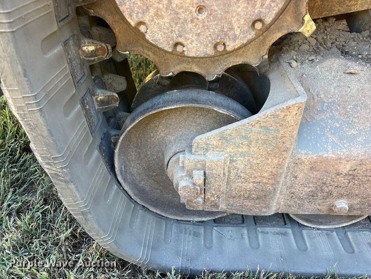 image for item FG0769 2011 Takeuchi TL250 tracked skid steer loader