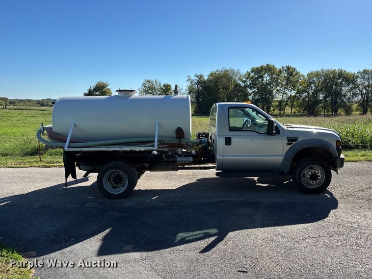 image for item FG0772 2010 Ford F550 Super Duty vacuum truck