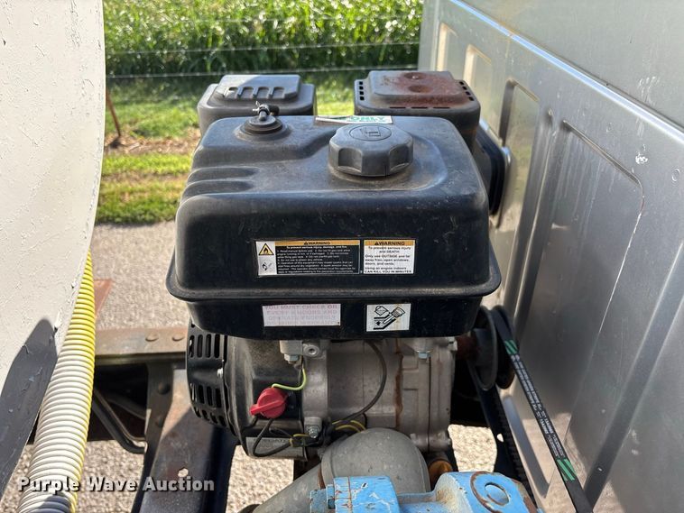 image for item FG0772 2010 Ford F550 Super Duty vacuum truck