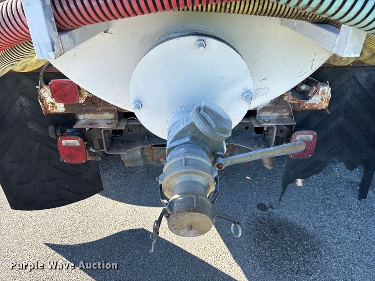 image for item FG0772 2010 Ford F550 Super Duty vacuum truck