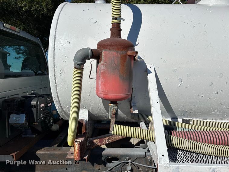image for item FG0772 2010 Ford F550 Super Duty vacuum truck