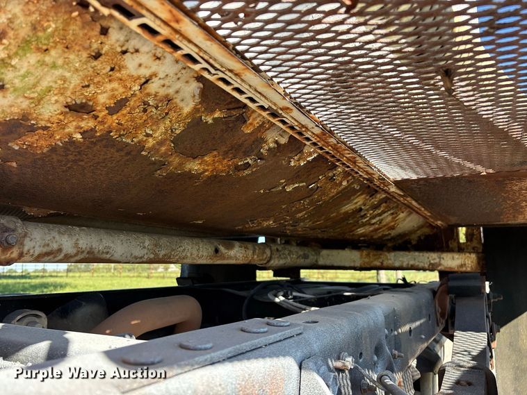 image for item FG0772 2010 Ford F550 Super Duty vacuum truck