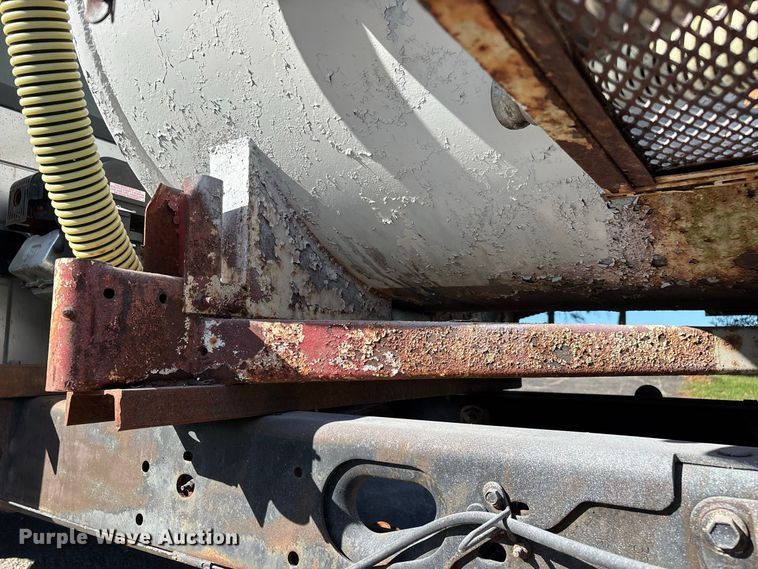 image for item FG0772 2010 Ford F550 Super Duty vacuum truck