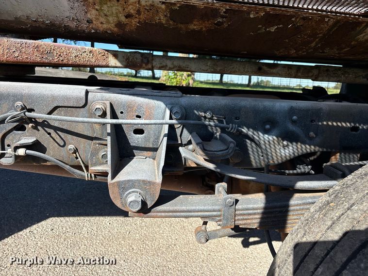image for item FG0772 2010 Ford F550 Super Duty vacuum truck