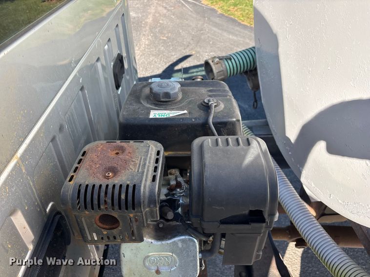 image for item FG0772 2010 Ford F550 Super Duty vacuum truck