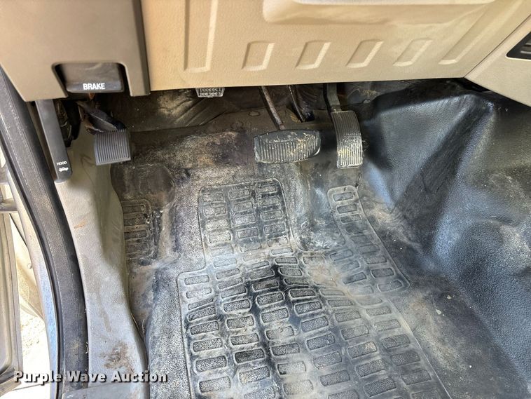 image for item FG0772 2010 Ford F550 Super Duty vacuum truck