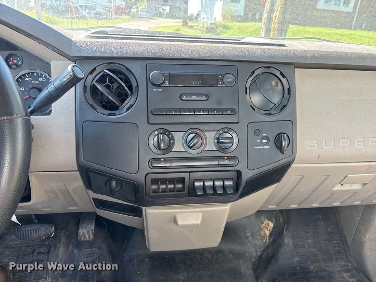 image for item FG0772 2010 Ford F550 Super Duty vacuum truck
