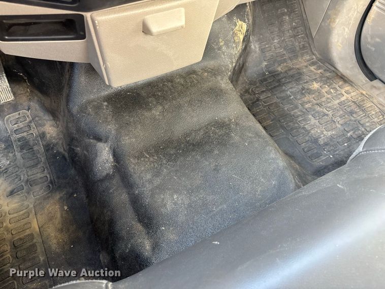 image for item FG0772 2010 Ford F550 Super Duty vacuum truck