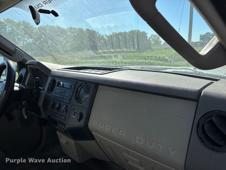 image for item FG0772 2010 Ford F550 Super Duty vacuum truck