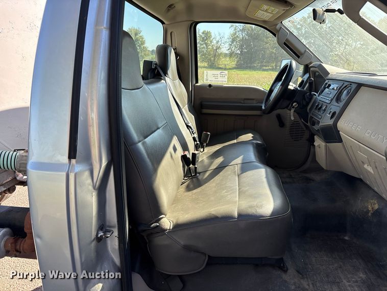 image for item FG0772 2010 Ford F550 Super Duty vacuum truck