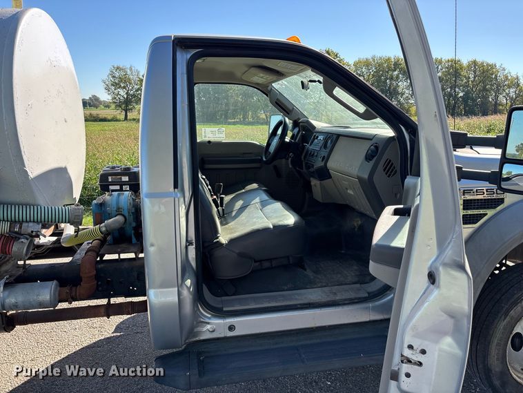 image for item FG0772 2010 Ford F550 Super Duty vacuum truck