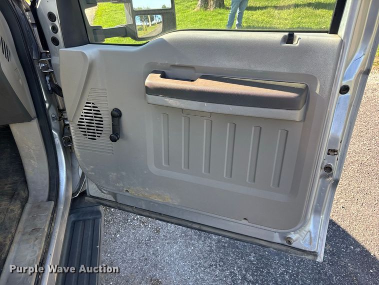 image for item FG0772 2010 Ford F550 Super Duty vacuum truck