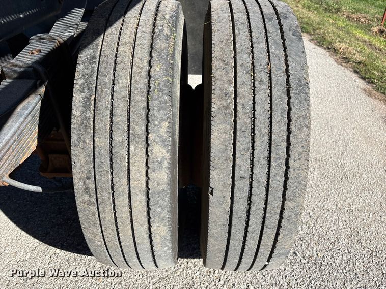 image for item FG0772 2010 Ford F550 Super Duty vacuum truck