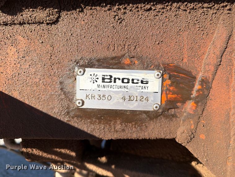 image for item FG0780 2017 Broce KR350 broom
