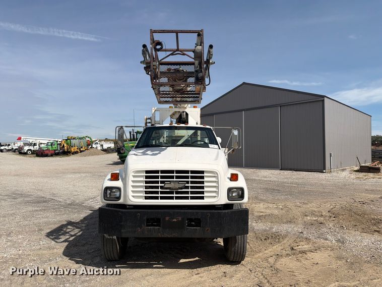 image for item FG3029 2000 Chevrolet C7 bucket truck