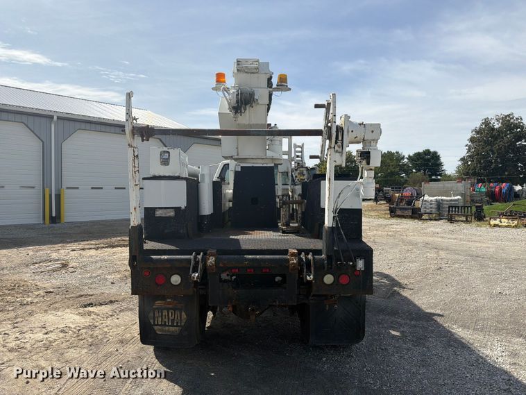 image for item FG3029 2000 Chevrolet C7 bucket truck