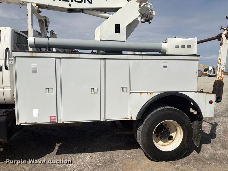 image for item FG3029 2000 Chevrolet C7 bucket truck