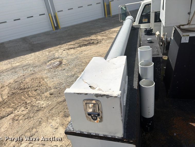 image for item FG3029 2000 Chevrolet C7 bucket truck