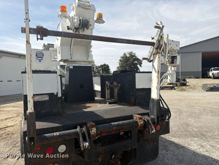 image for item FG3029 2000 Chevrolet C7 bucket truck