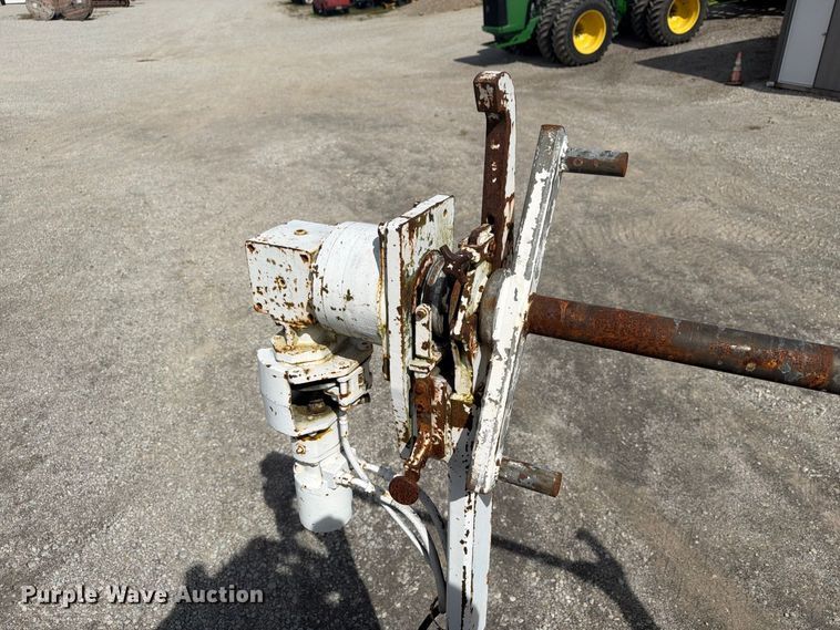 image for item FG3029 2000 Chevrolet C7 bucket truck