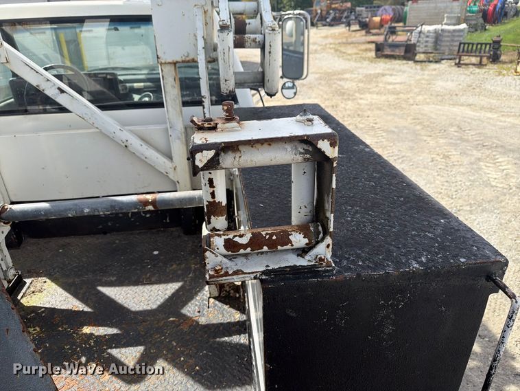 image for item FG3029 2000 Chevrolet C7 bucket truck