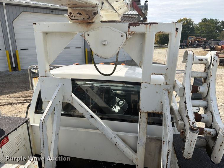 image for item FG3029 2000 Chevrolet C7 bucket truck