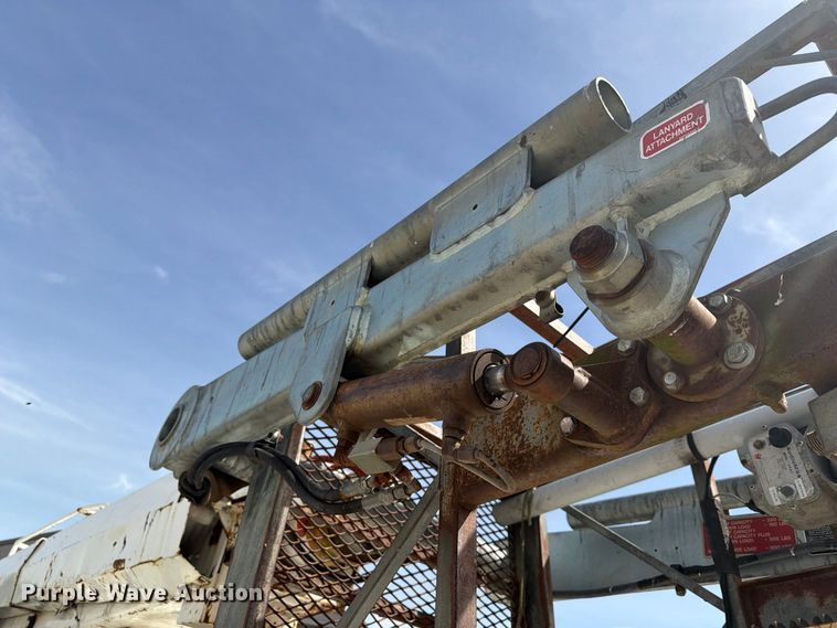 image for item FG3029 2000 Chevrolet C7 bucket truck