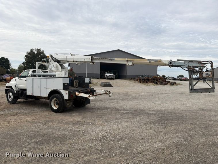 image for item FG3029 2000 Chevrolet C7 bucket truck