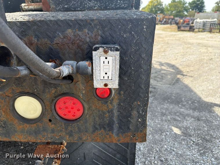 image for item FG3029 2000 Chevrolet C7 bucket truck