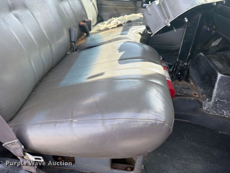 image for item FG3029 2000 Chevrolet C7 bucket truck