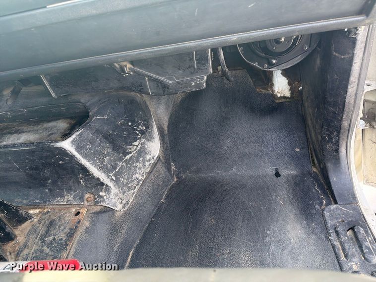image for item FG3029 2000 Chevrolet C7 bucket truck