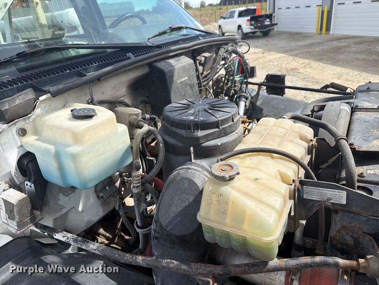 image for item FG3029 2000 Chevrolet C7 bucket truck
