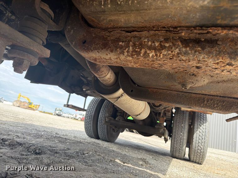 image for item FG3029 2000 Chevrolet C7 bucket truck