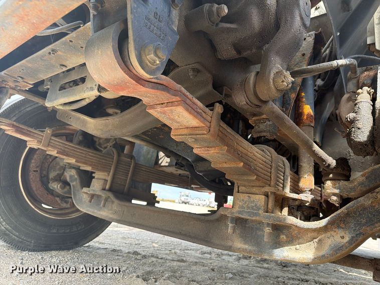 image for item FG3029 2000 Chevrolet C7 bucket truck