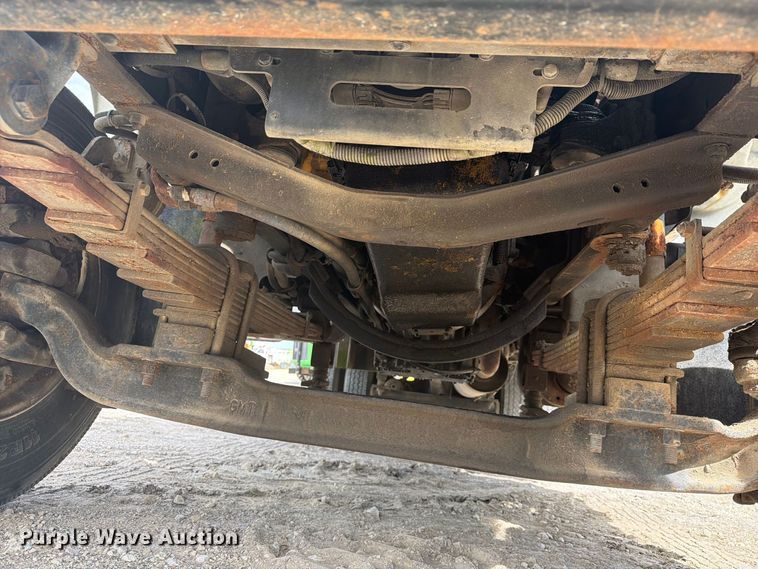 image for item FG3029 2000 Chevrolet C7 bucket truck