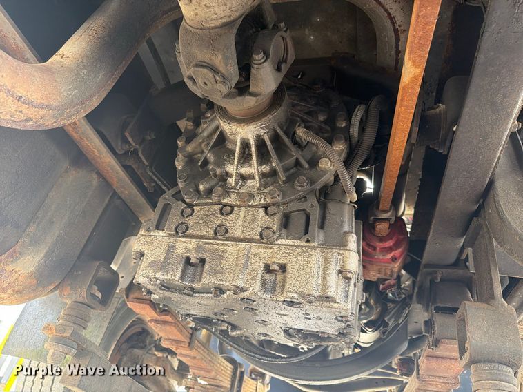 image for item FG3029 2000 Chevrolet C7 bucket truck