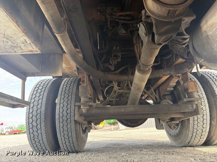 image for item FG3029 2000 Chevrolet C7 bucket truck