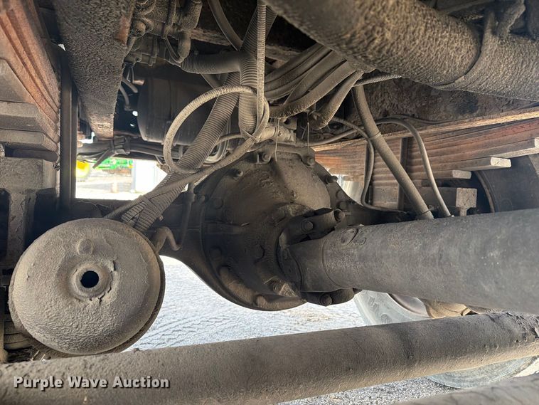 image for item FG3029 2000 Chevrolet C7 bucket truck