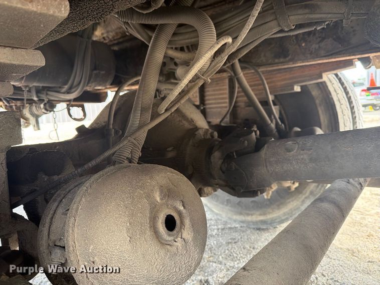 image for item FG3029 2000 Chevrolet C7 bucket truck