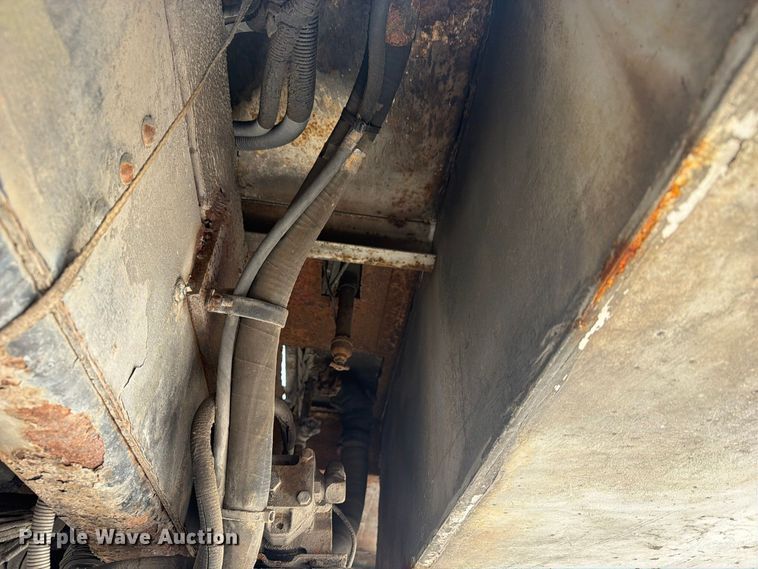 image for item FG3029 2000 Chevrolet C7 bucket truck