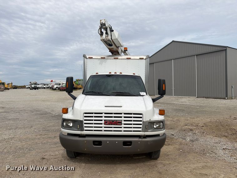 image for item FG3030 2008 GMC C5500 bucket truck