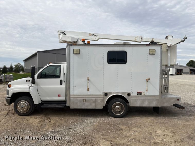 image for item FG3030 2008 GMC C5500 bucket truck