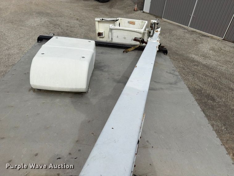 image for item FG3030 2008 GMC C5500 bucket truck