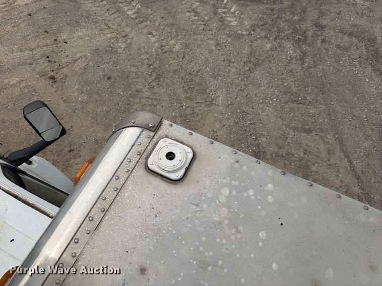 image for item FG3030 2008 GMC C5500 bucket truck