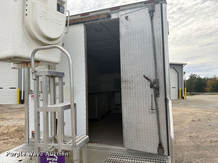 image for item FG3030 2008 GMC C5500 bucket truck