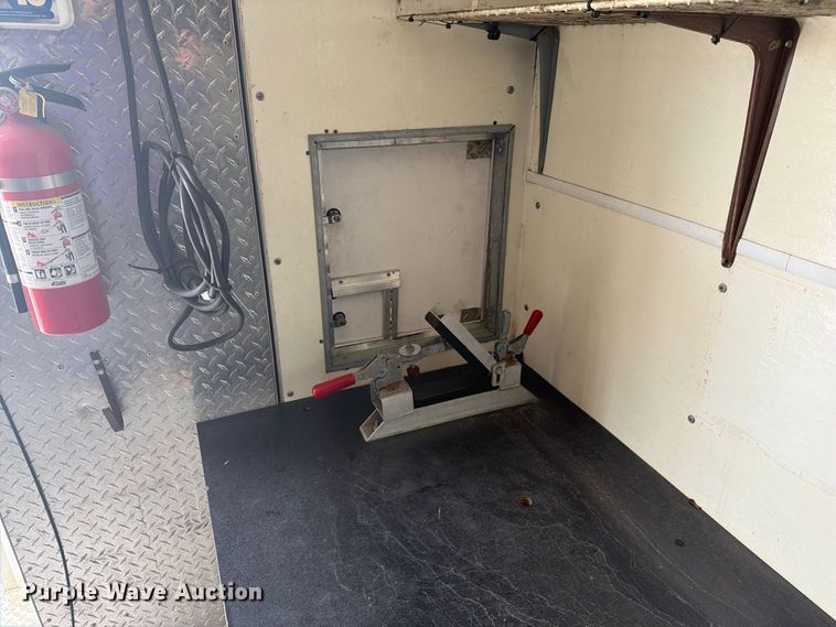 image for item FG3030 2008 GMC C5500 bucket truck