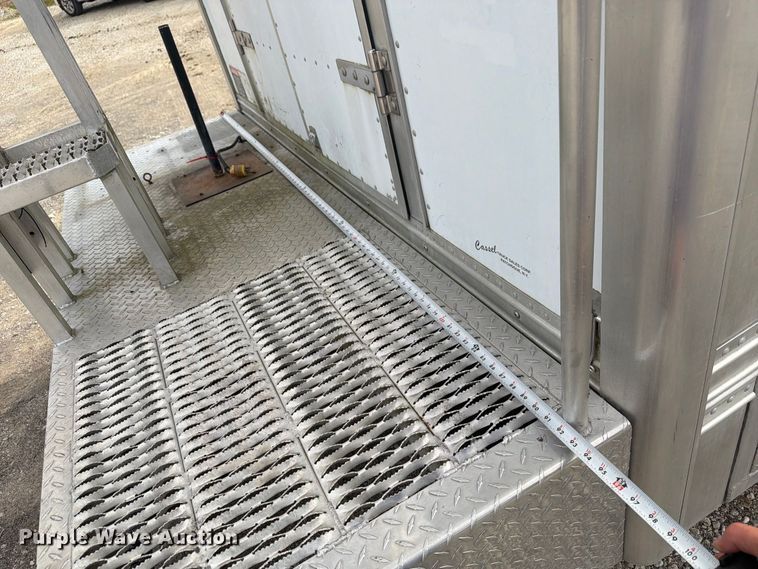 image for item FG3030 2008 GMC C5500 bucket truck
