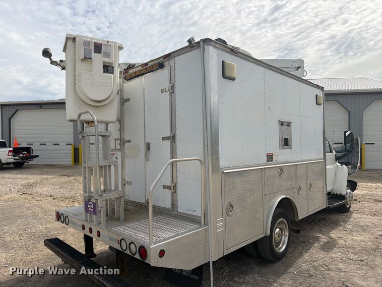 image for item FG3030 2008 GMC C5500 bucket truck