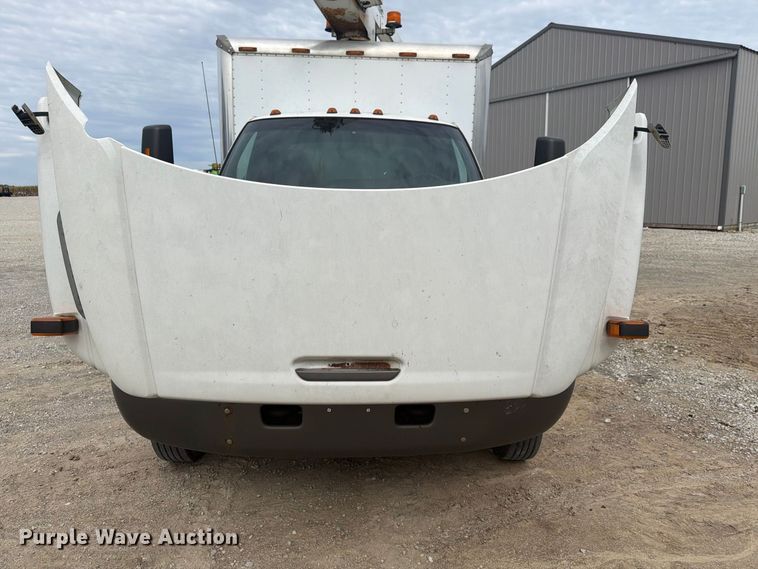 image for item FG3030 2008 GMC C5500 bucket truck