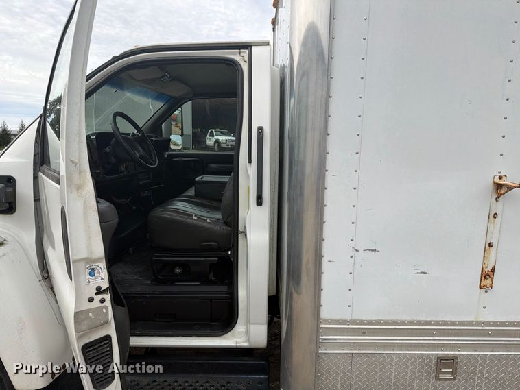 image for item FG3030 2008 GMC C5500 bucket truck